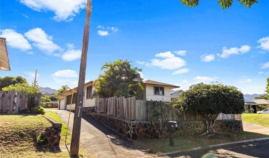 1133 Hui St, Kailua, HI 96734 - 6 Beds, 3 Bath