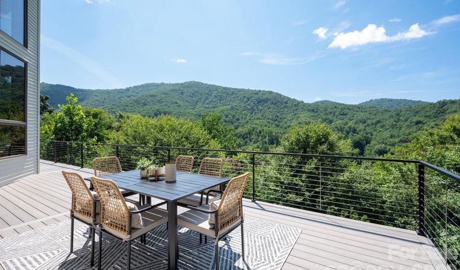 9 Bees Mountain Dr, Asheville, NC 28804 - 3 Beds, 3 Bath