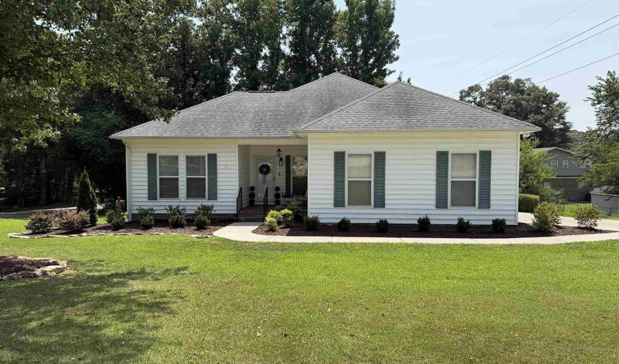 1414 Hickory St, Albertville, AL 35950 - 3 Beds, 2 Bath