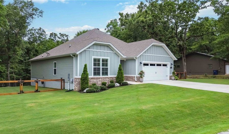 26 Lockerbie Dr, Bella Vista, AR 72715 - 2 Beds, 2 Bath