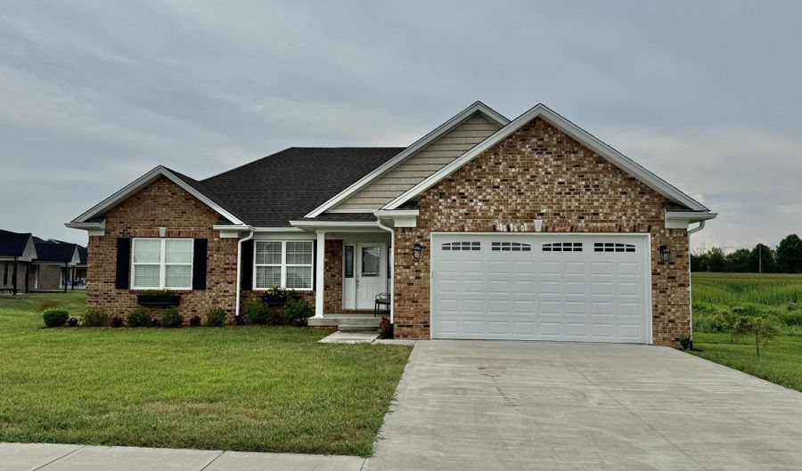 303 Oak Grove Dr, Bardstown, KY 40004 - 3 Beds, 2 Bath