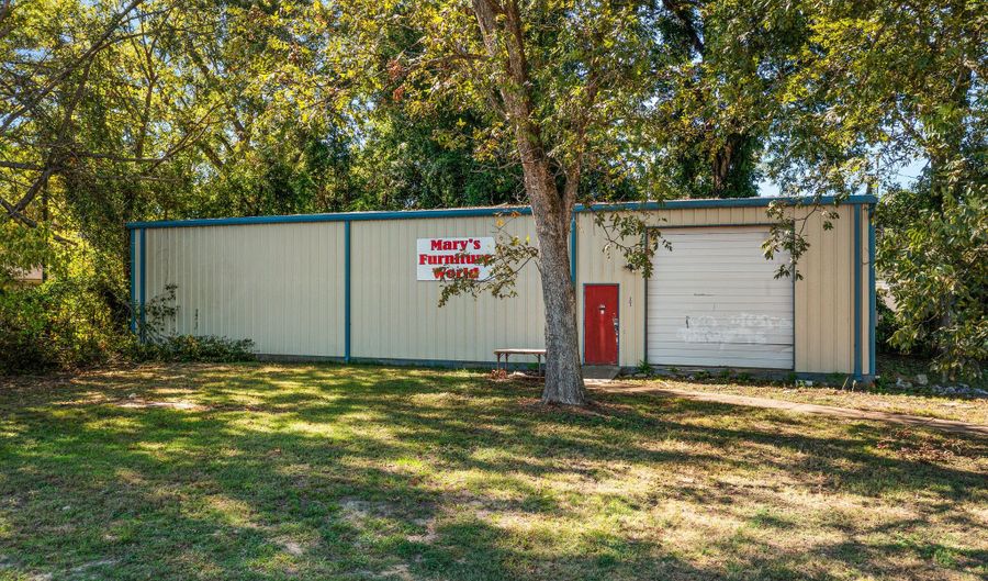 231 Vance St, Batesville, MS 38606 - 0 Beds, 1 Bath