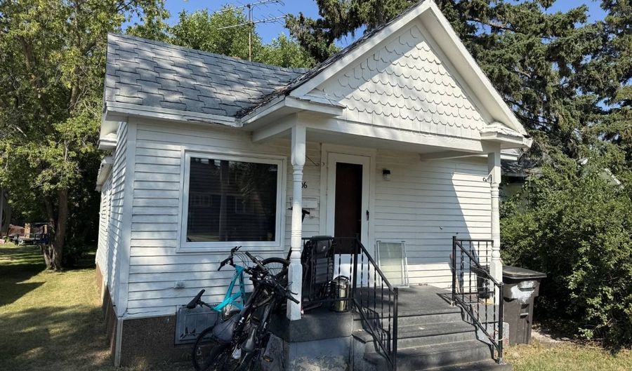 606 Ohmer St, Bottineau, ND 58318 - 1 Beds, 1 Bath