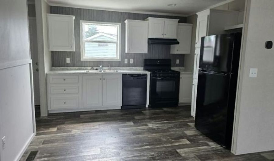 1422 Center Dr 130, Alden, NY 14004 - 3 Beds, 2 Bath