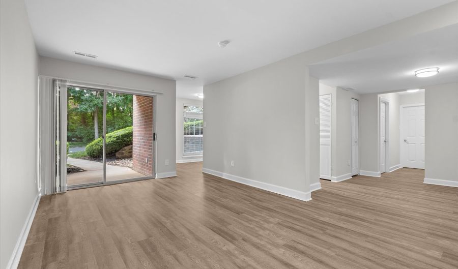 3318 WOODBURN VILLAGE Dr T3, Annandale, VA 22003 - 2 Beds, 2 Bath