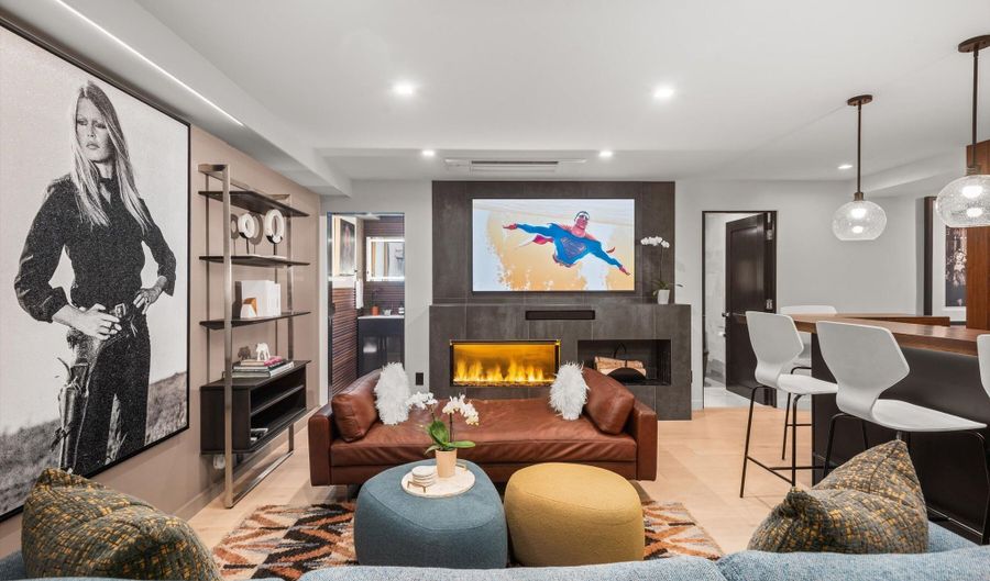 725 E Durant Ave 22, Aspen, CO 81611 - 1 Beds, 2 Bath