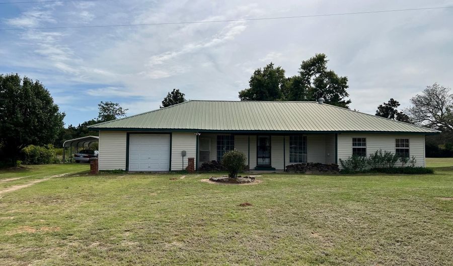 8861 State Hwy 51, Canton, OK 73724 - 3 Beds, 1 Bath