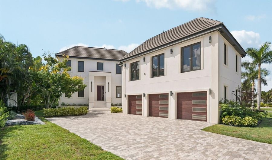 6305 MARBELLA Blvd, Apollo Beach, FL 33572 - 4 Beds, 4 Bath