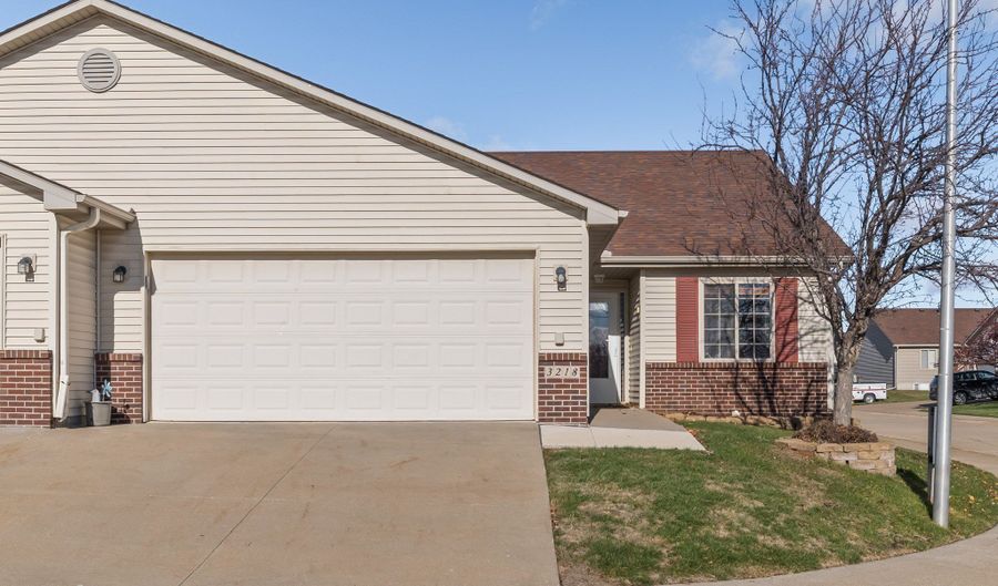 3218 SE Turnberry Dr, Ankeny, IA 50021 - 2 Beds, 2 Bath