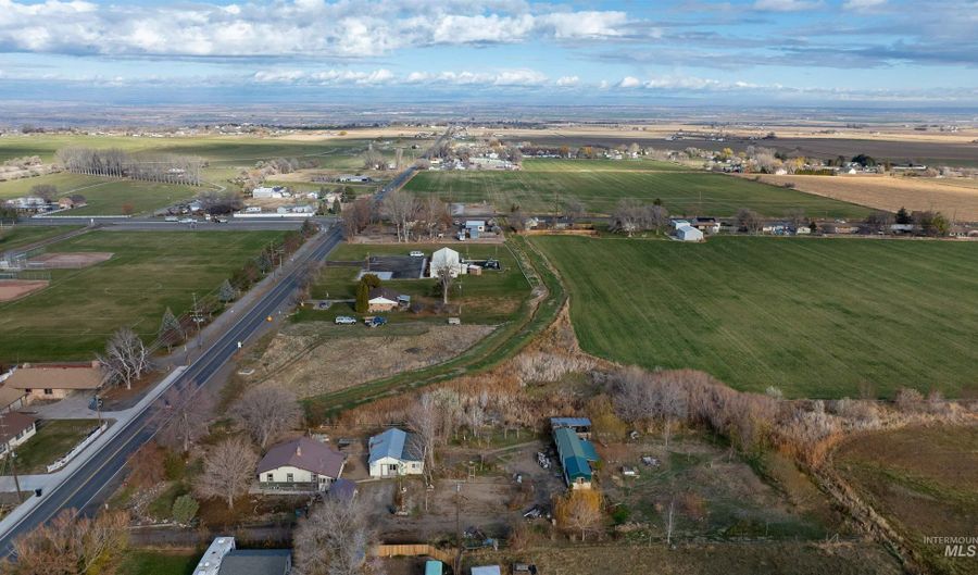 408 Clear Lks, Buhl, ID 83316 - 3 Beds, 1 Bath