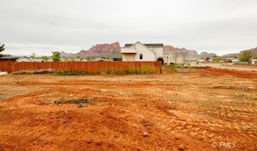 425 B S Pioneer Ave, Colorado City, AZ 86021 - 0 Beds, 0 Bath