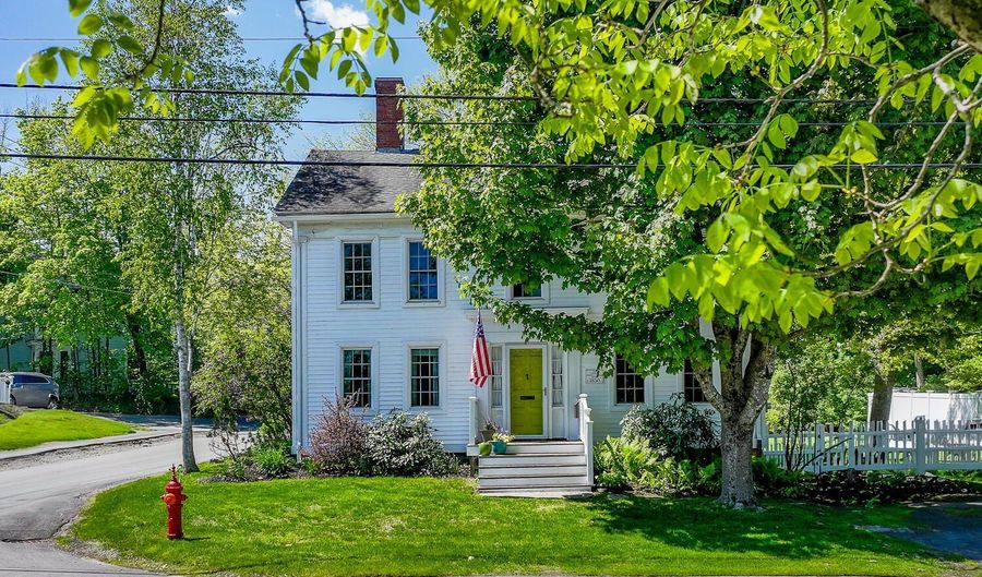 86 High St, Belfast, ME 04915 - 0 Beds, 3 Bath