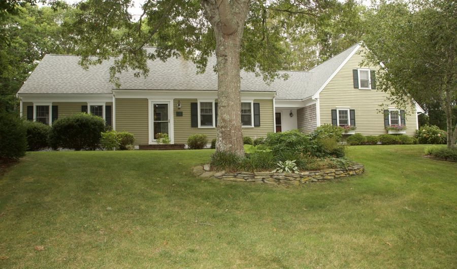 67 Spyglass Hill Rd, Barnstable, MA 02630 - 4 Beds, 3 Bath