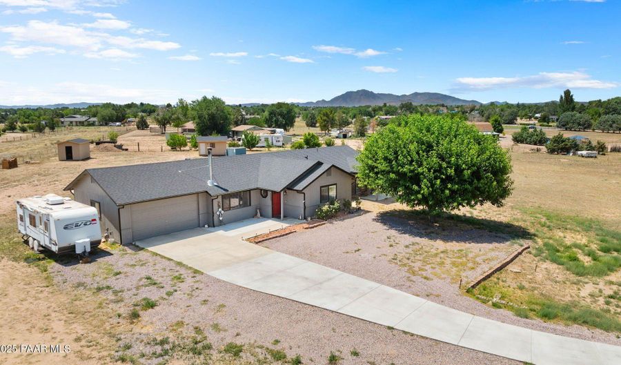 1725 W Bumblebee Dr, Chino Valley, AZ 86323 - 3 Beds, 3 Bath
