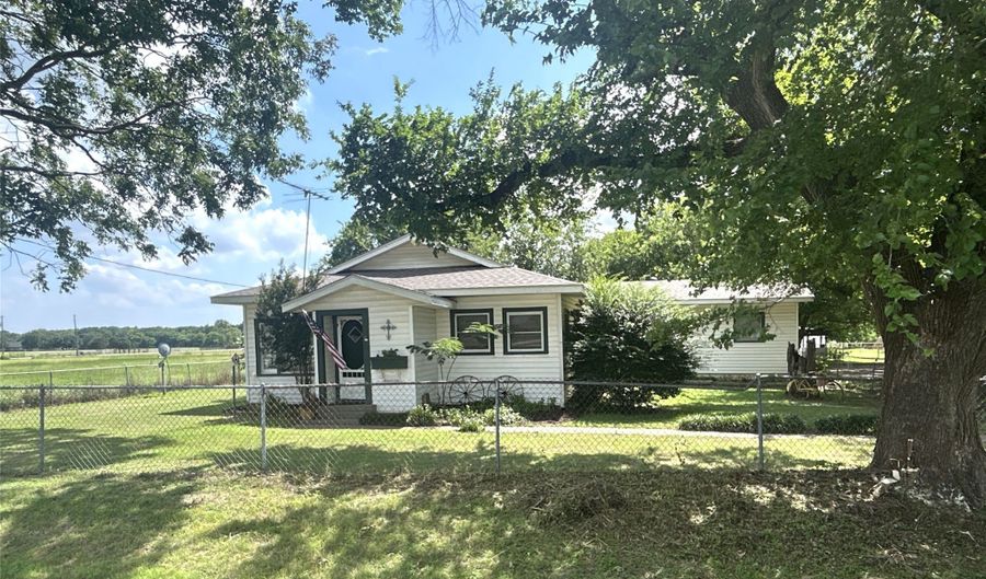 4024 County Road 415, Alvarado, TX 76009 - 3 Beds, 2 Bath