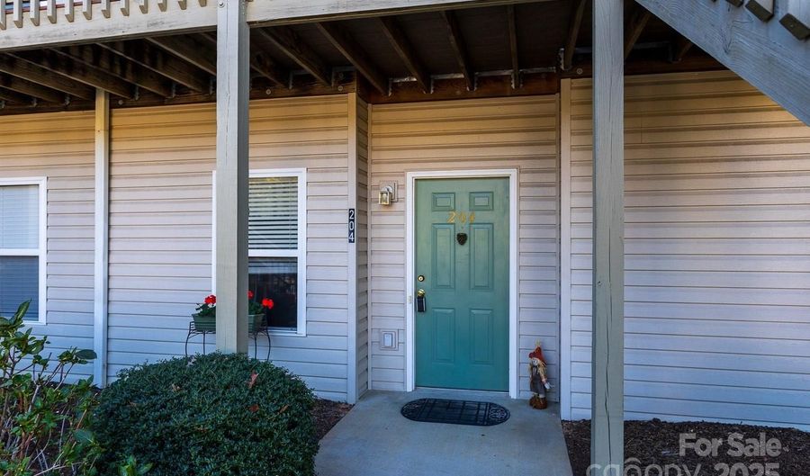 204 Carrington Pl, Arden, NC 28704 - 2 Beds, 2 Bath