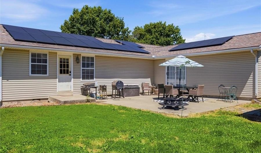 115 S Mulberry St, Adrian, MO 64720 - 3 Beds, 2 Bath