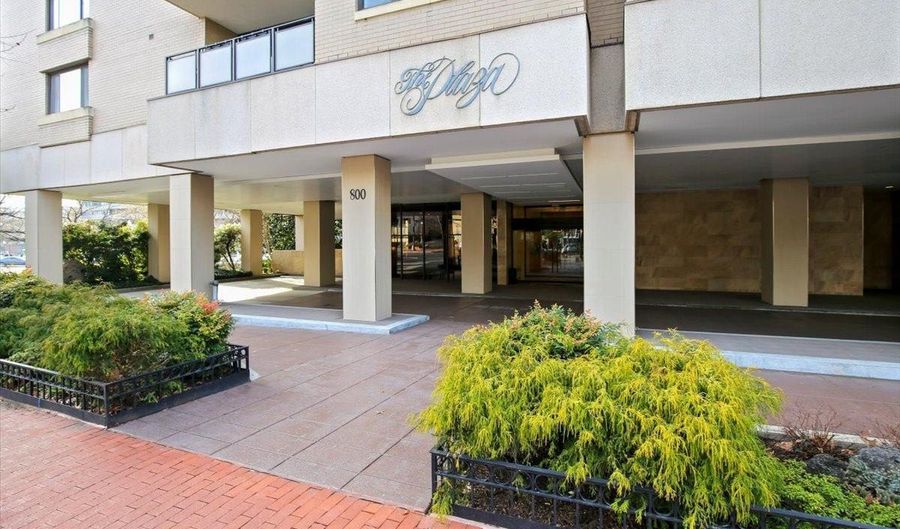 800 25TH St NW 504, Washington, DC 20037 - 2 Beds, 3 Bath