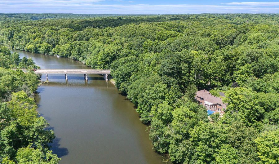 10011 E Rivershore Dr SE, Alto, MI 49302 - 5 Beds, 4 Bath