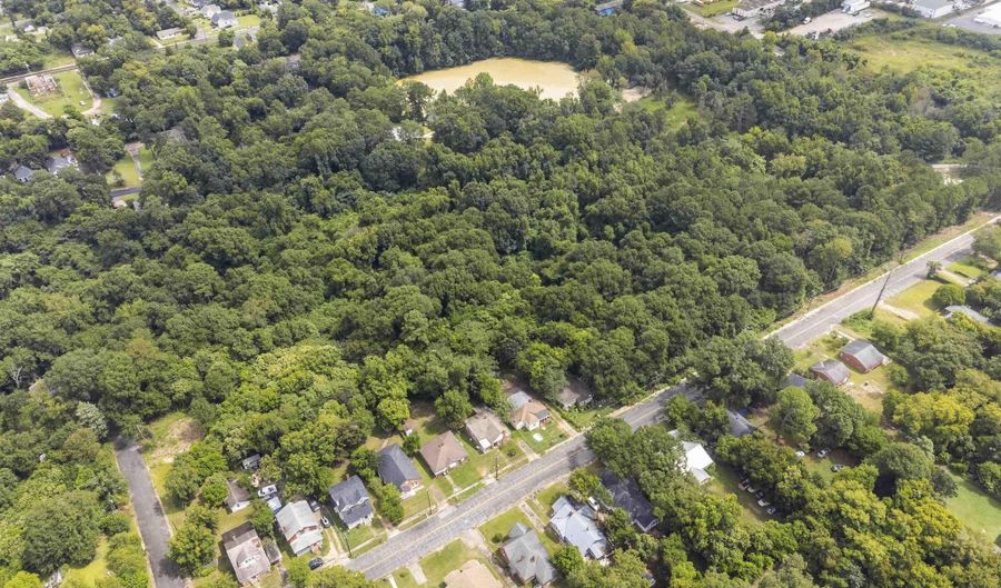 587 Robert Henry St, Macon, GA 31206 - 3 Beds, 2 Bath