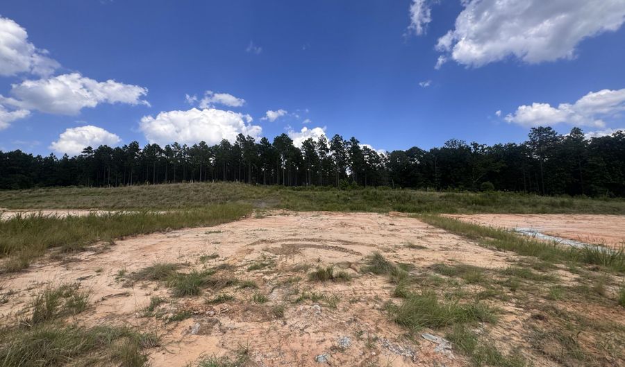 255 Rough Ridge Trl 21, Aberdeen, NC 28315 - 4 Beds, 3 Bath