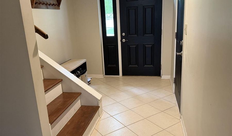 1609 Gateway Dr, Albert Lea, MN 56007 - 4 Beds, 2 Bath