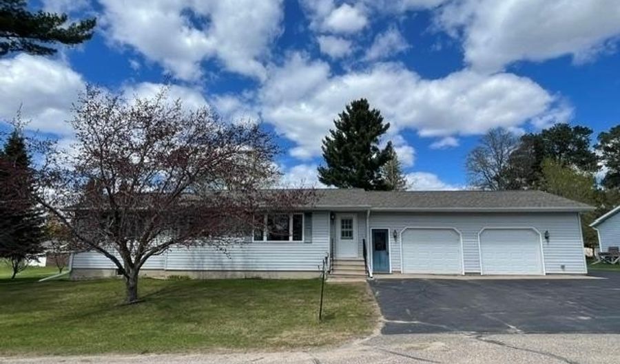 912 DUCHAC St, Antigo, WI 54409 - 3 Beds, 2 Bath
