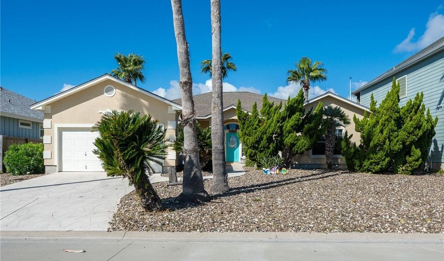 124 Sea View Dr, Aransas Pass, TX 78336 - 3 Beds, 2 Bath