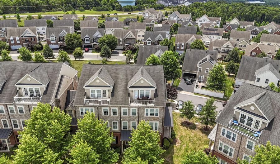 42572 WILDLY Ter, Ashburn, VA 20148 - 3 Beds, 3 Bath