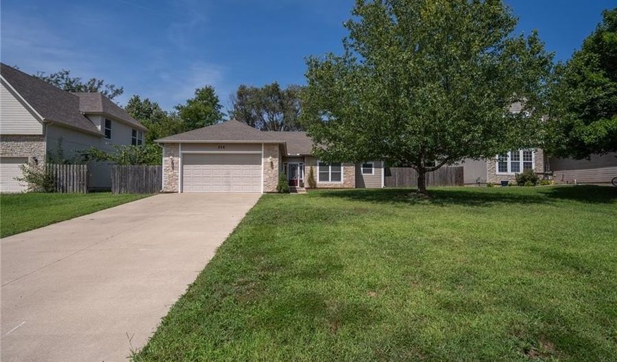 214 Hillside Dr, Baldwin City, KS 66006 - 3 Beds, 2 Bath