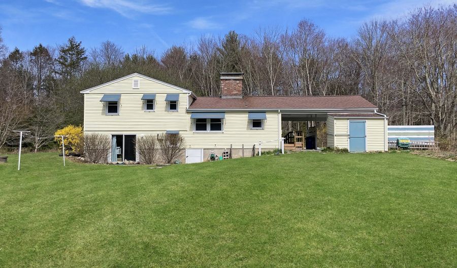 274 Hanks Hill Rd, Mansfield, CT 06268 - 4 Beds, 2 Bath