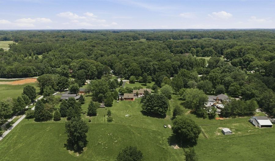 4447 Old Scottsville Rd, Alvaton, KY 42122 - 3 Beds, 3 Bath