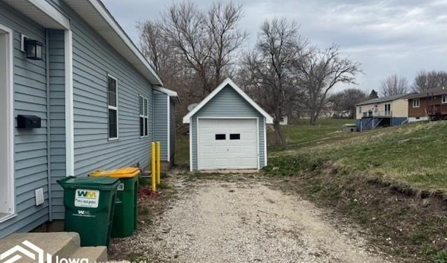 628 W McGregor St, Algona, IA 50511 - 3 Beds, 1 Bath