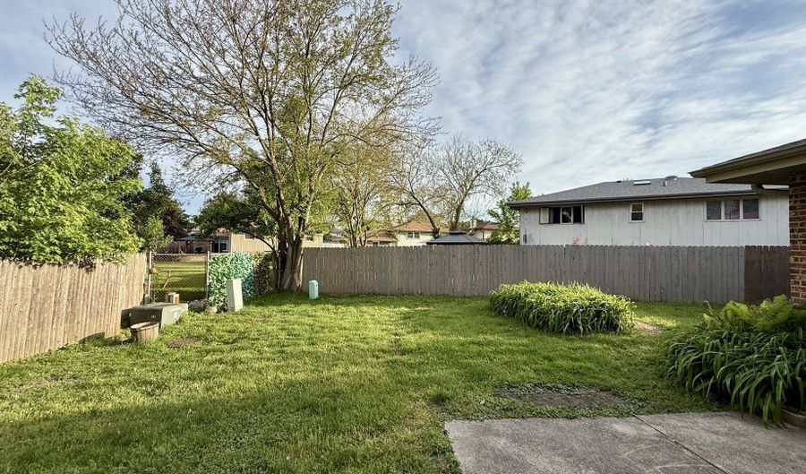 12511 S Mayfield Ave, Alsip, IL 60803 - 3 Beds, 2 Bath