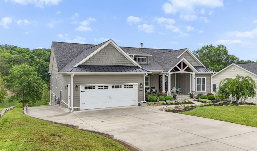 340 Back 9 Dr, Baneberry, TN 37890 - 3 Beds, 5 Bath