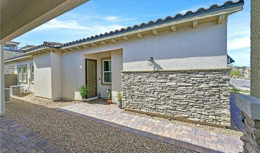 111 Ibiza Lake Dr, Henderson, NV 89011 - 3 Beds, 3 Bath