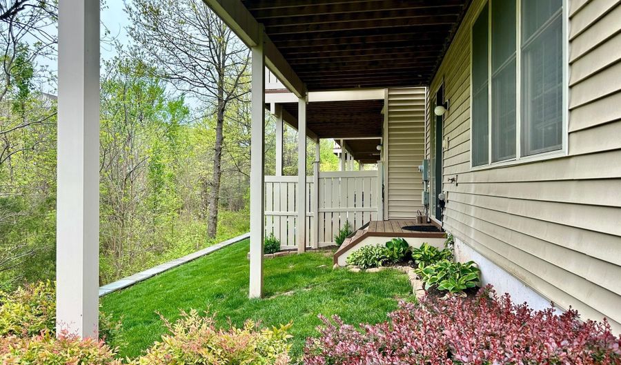 22611 WINDSOR LOCKS Sq, Ashburn, VA 20148 - 3 Beds, 4 Bath
