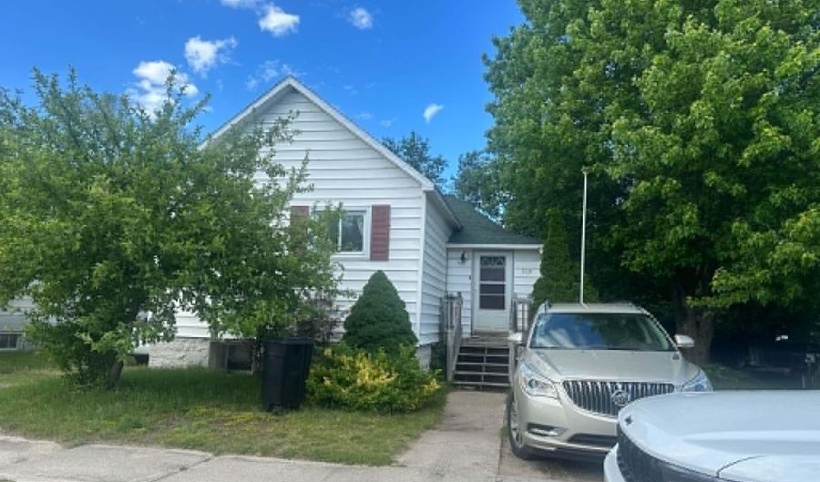 315 Cavanaugh St, Alpena, MI 49707 - 3 Beds, 2 Bath