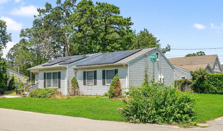 60 Walnut St, Beachwood, NJ 08722 - 3 Beds, 2 Bath