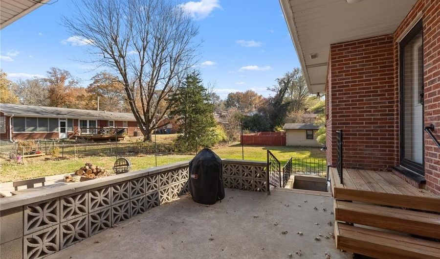 2249 Norside Dr, Alton, IL 62002 - 3 Beds, 3 Bath