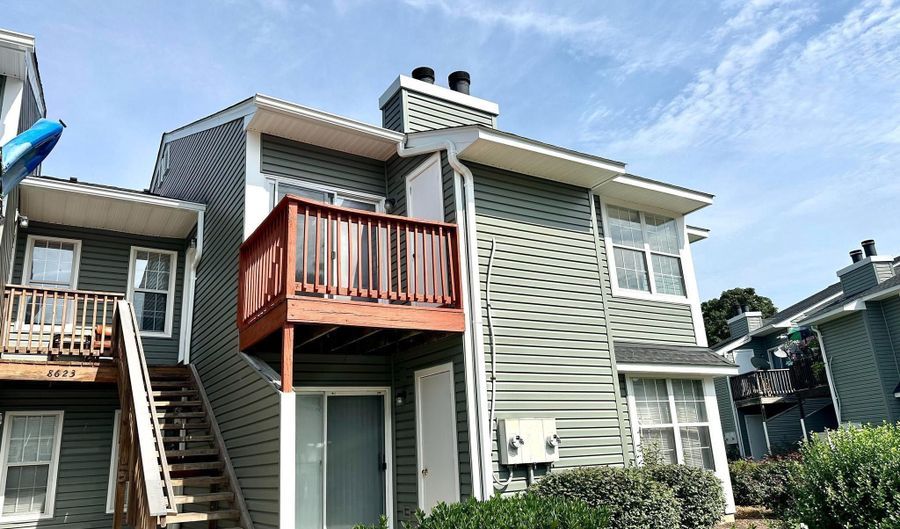 8623 BEEKMAN Pl, Alexandria, VA 22309 - 2 Beds, 2 Bath