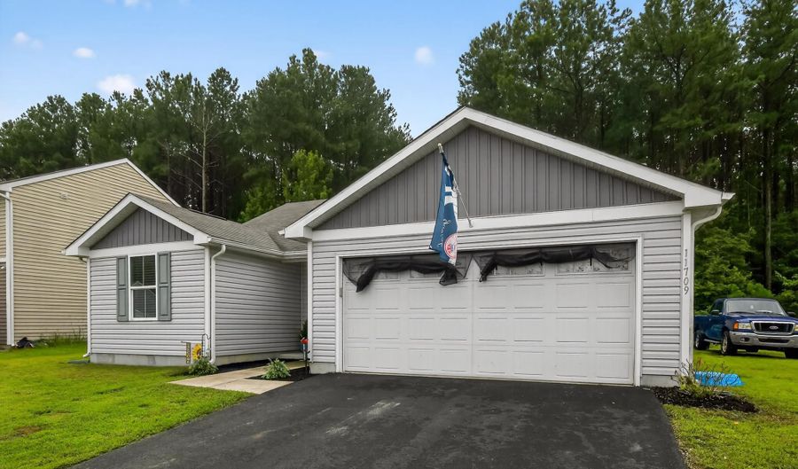11709 BUCKINGHAM Dr, Delmar, DE 19940 - 3 Beds, 2 Bath