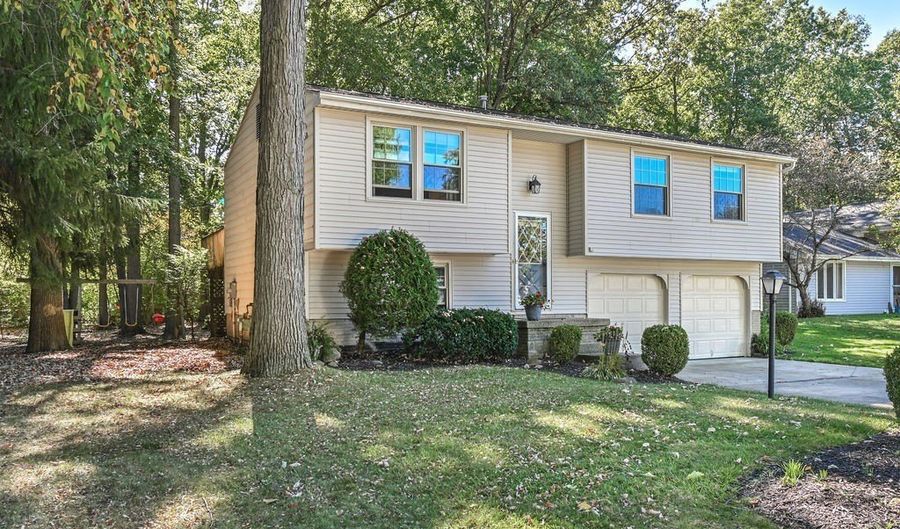 10265 Beaver Trl, Aurora, OH 44202 - 3 Beds, 2 Bath