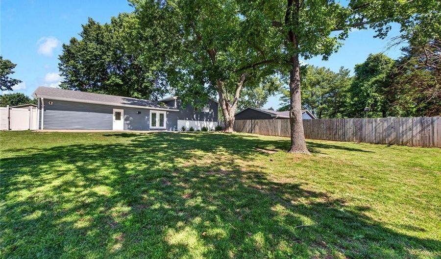 3878 Crystal Wood Dr, Arnold, MO 63010 - 3 Beds, 2 Bath