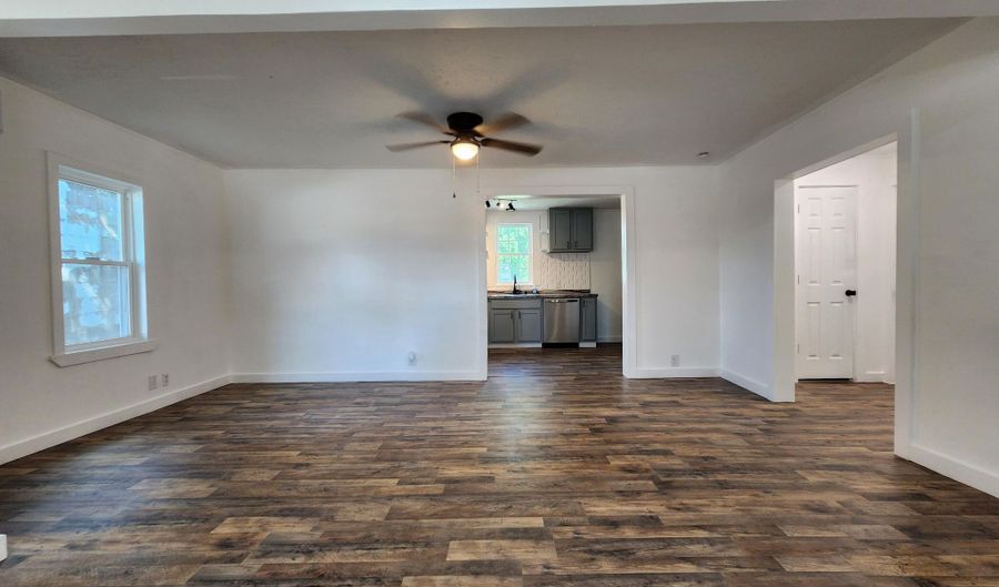 506 S Griffith Ave, Aurora, MO 65605 - 3 Beds, 2 Bath