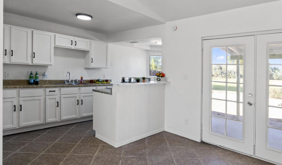 944 W CALLE TUBERIA, Casa Grande, AZ 85194 - 3 Beds, 2 Bath