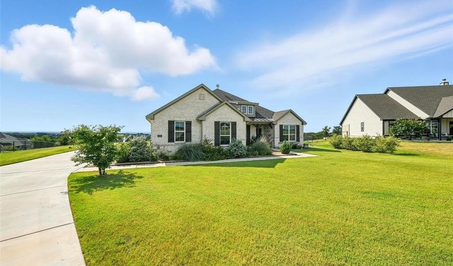 1089 Flagstone Dr, Weatherford, TX 76085 - 4 Beds, 3 Bath