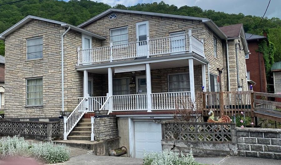 40 5th Ave, Williamson, WV 25661 - 4 Beds, 2 Bath