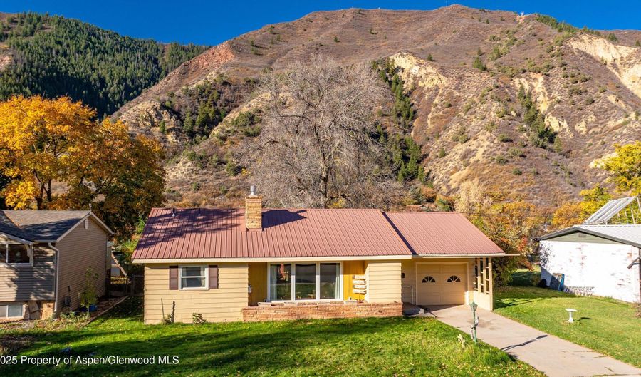 328 Park Dr, Glenwood Springs, CO 81601 - 3 Beds, 2 Bath