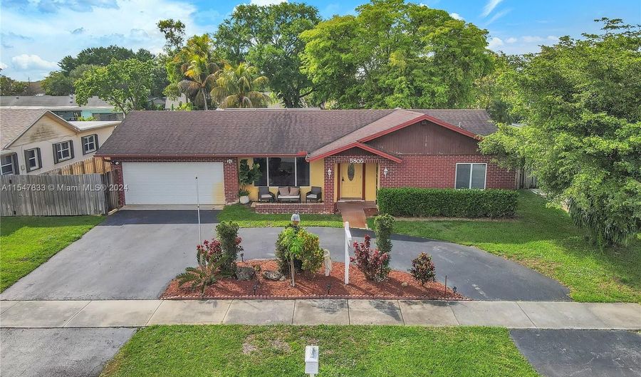 5805 SW 119th Ave, Cooper City, FL 33330 - 3 Beds, 2 Bath